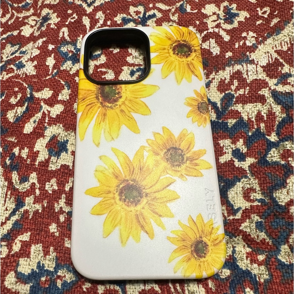 Casely iPhone 14 Pro Max case in Bold. MagSafe and in great condition.